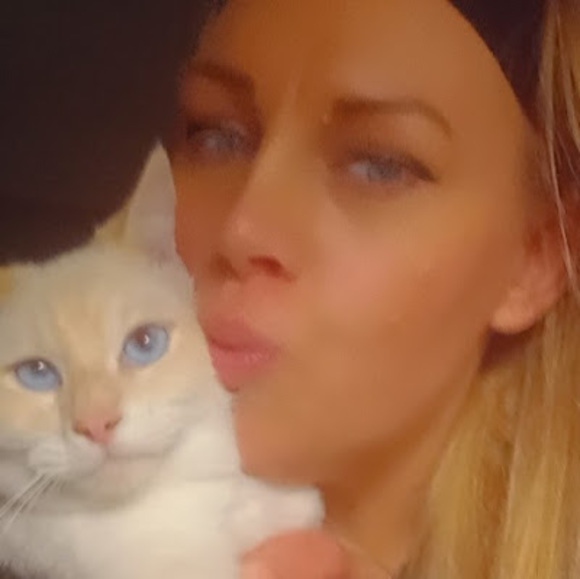 Meet your Posher, Shauna - Picture 2 of 2